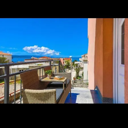 Gavran 3 * Baska Voda